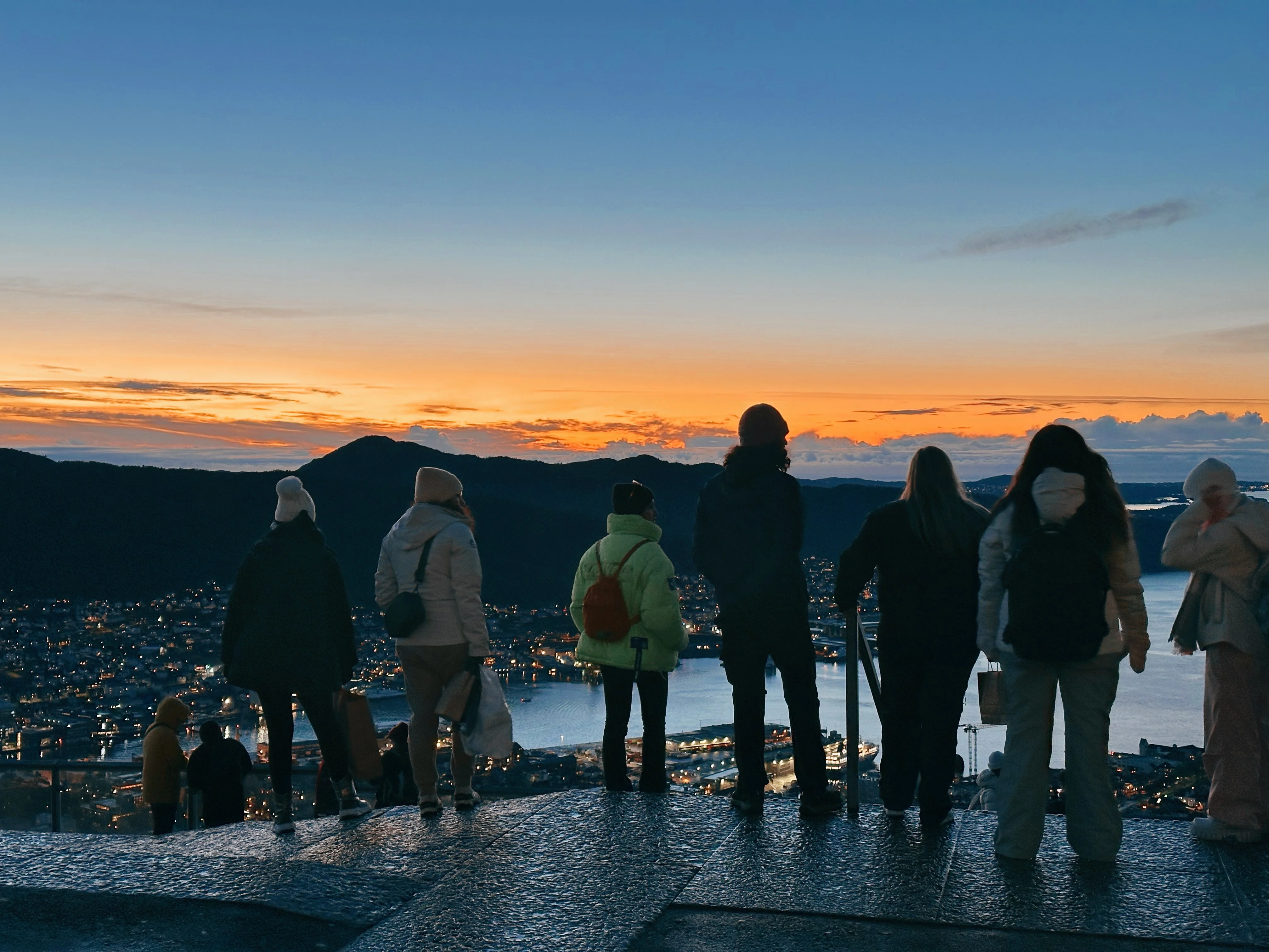 Atardecer sobre Bergen desde el mirador Fløyen