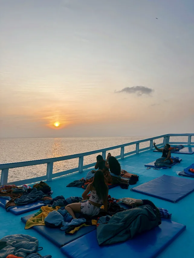 Barco bajo las estrellas — Mar Andaman