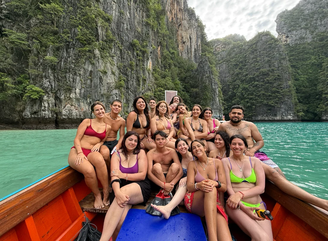 Foto grupal en la playa